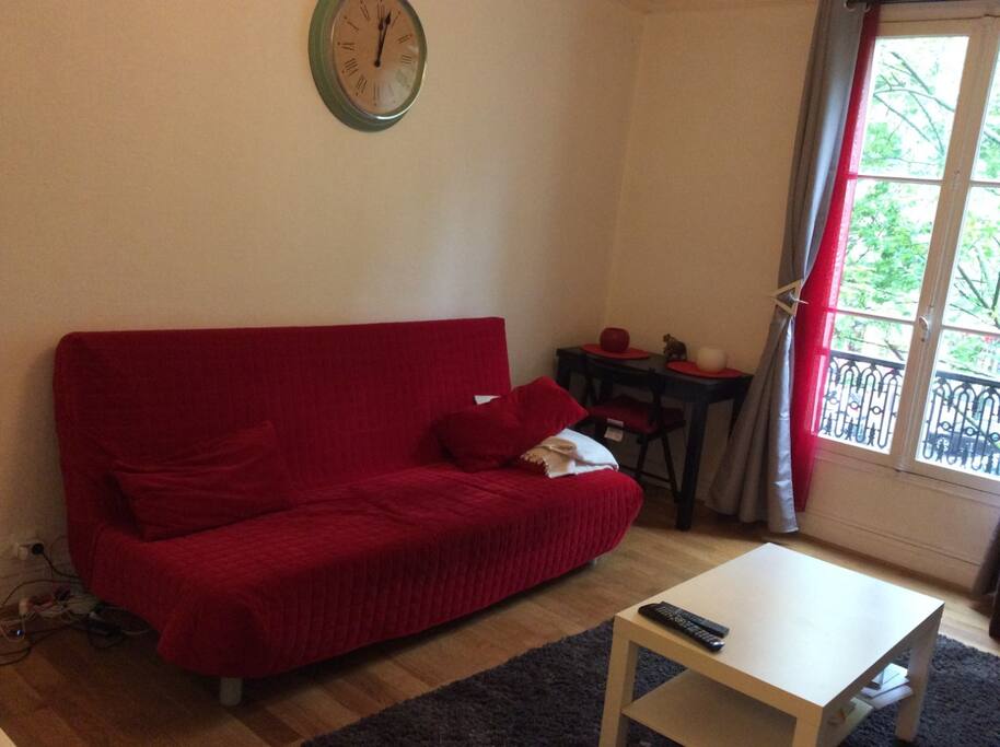 le canapé-lit/ sofa-bed