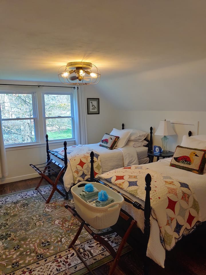 חדר שינה זוגי למעלה