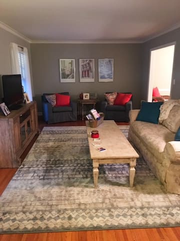 Cozy Home with Private Room and Bath - Houses for Rent in 