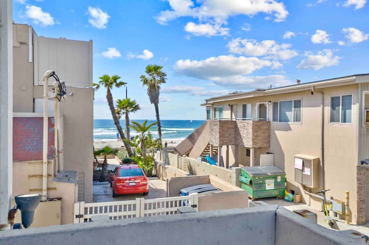 Oceanview! Condo Stunning Rooftop Deck Sleep 10+AC gallery image 4