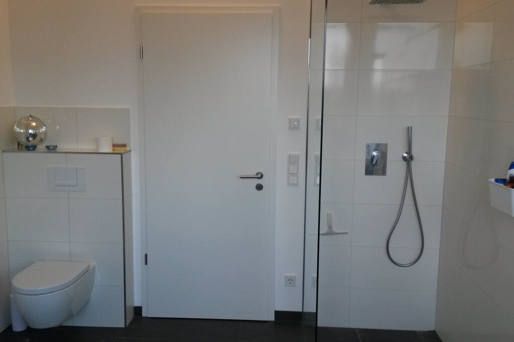 Big bathroom with a nice view