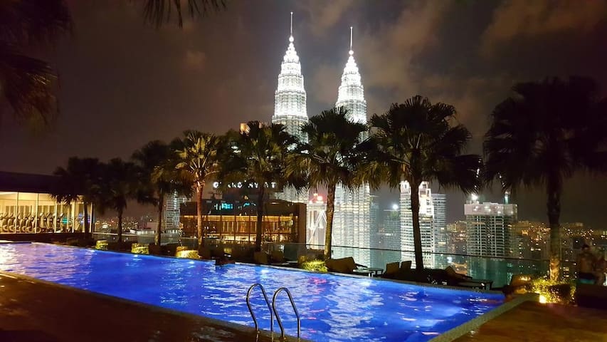 40Sec to KLCC, 40Sec to PAVILLION#1