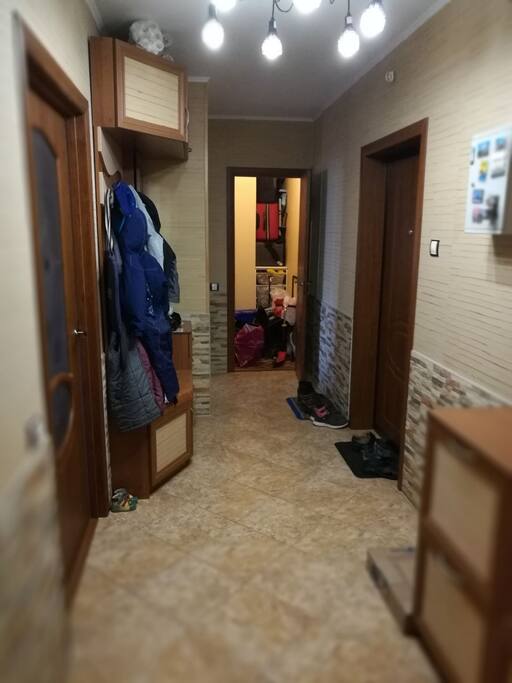 Entrance area + storage room