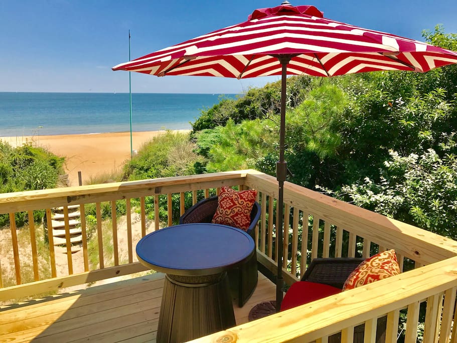 Have your coffee and watch dolphins from one of four outdoor decks - all with views of the bay