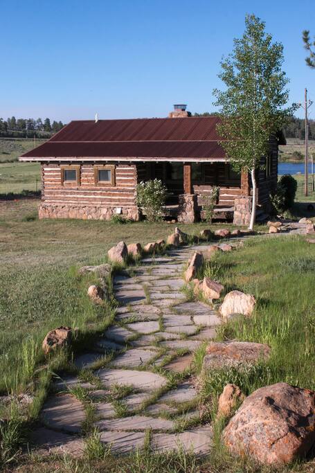 Flagstone walkway