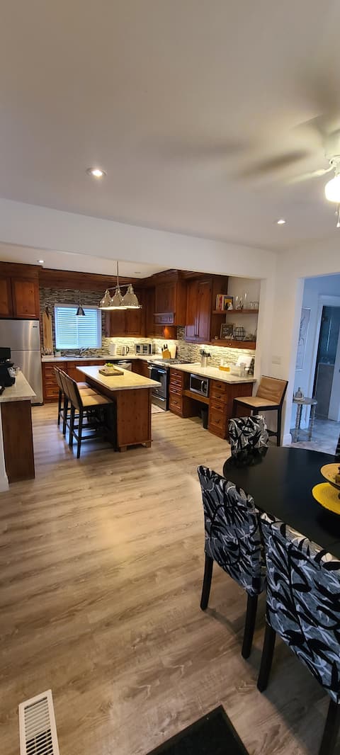 Top performing Airbnb: Four Seasons Charm in Collingwood