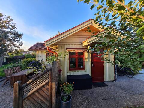 Cozy guesthouse in quiet area close to university