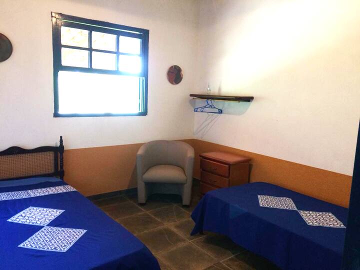 卧室1 - 2张单人床