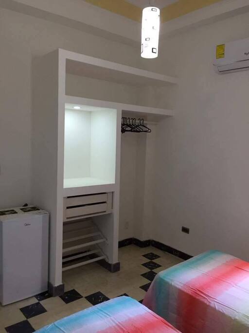 2nd Bedroom with 2 twin beds