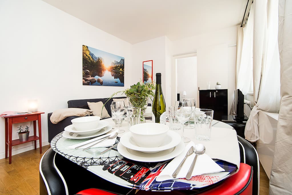 comfortable dinnig table
