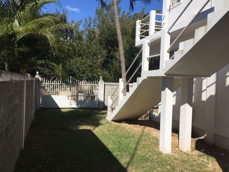 Escalier extérieur pour accéder à l'appartement