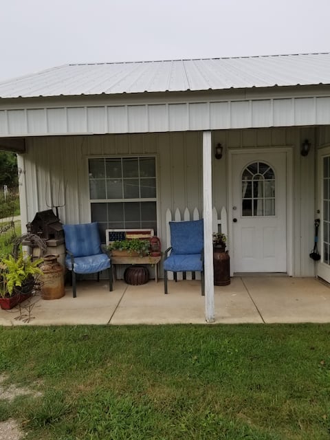 Momma B's Guest Cottage