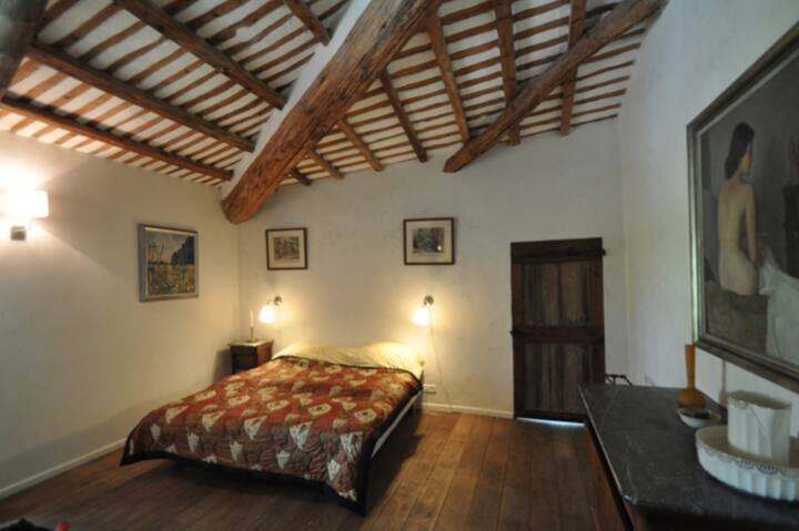 ห้องสีเหลือง (ห้องนอน 2 พร้อมห้องสวีทในห้องน้ำ)