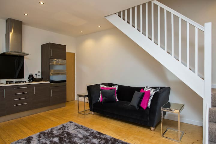 The Coach House, Back Montpellier Terrace, - Cheltenham