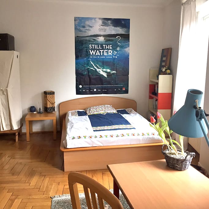 la chambre d'amis, dont la déco évolue au fur et à mesure des passages...