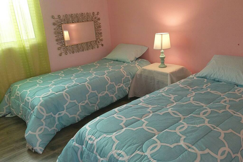 Stylish room with 2 twin beds
