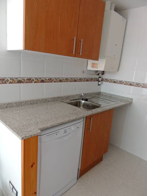 Cocina completa con lavavajillas
