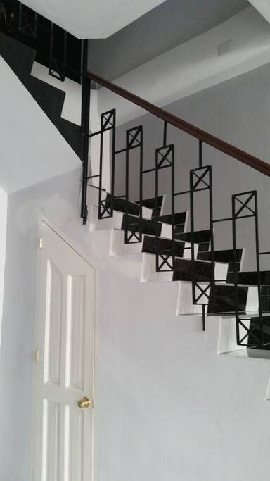 escalera hacia las habitaciones