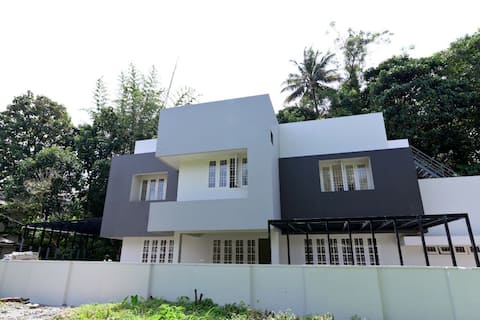 Brand new Luxurious 2 Bedroom Villa. Green Energy