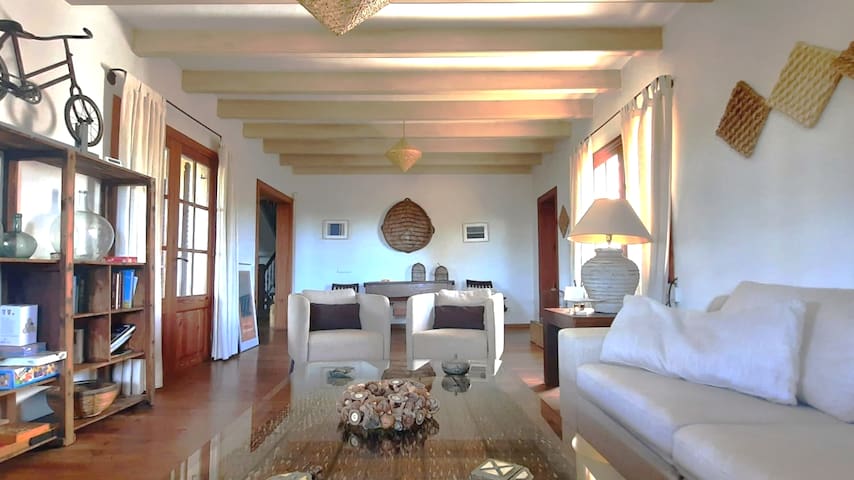 Incredibly charming villa by the sea of Son Veri gallery image 5