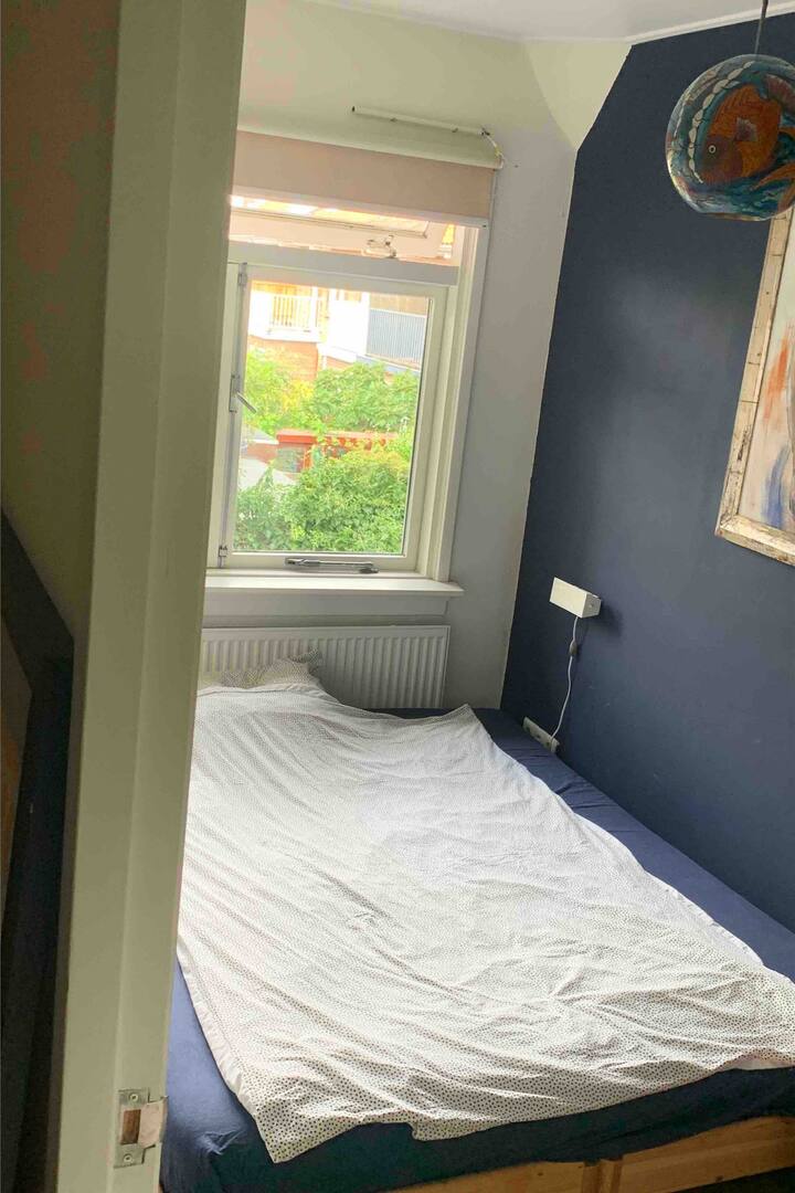 Yataq otağı 2 nəfərlik çarpayı ilə