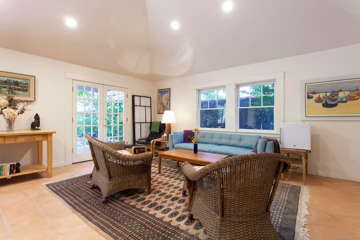 Classic Cottage - Palo Alto, CA