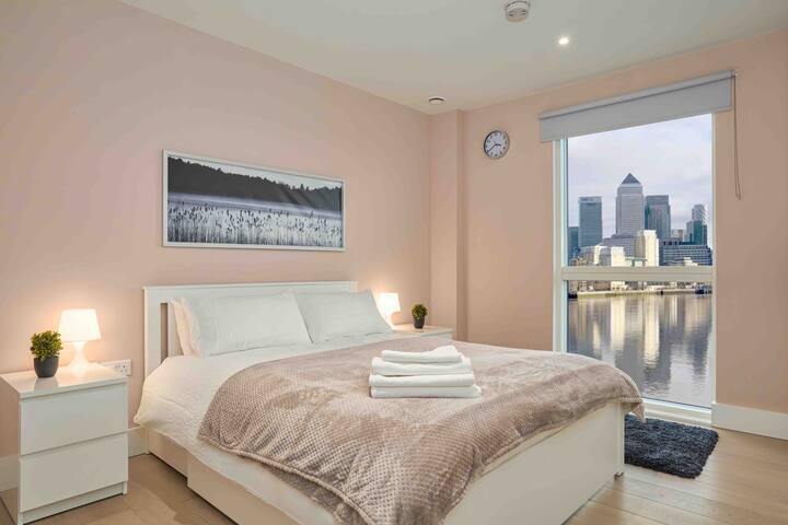 Luxury 2 Bedroom Apartment. Free Wifi and Parking gallery image 5