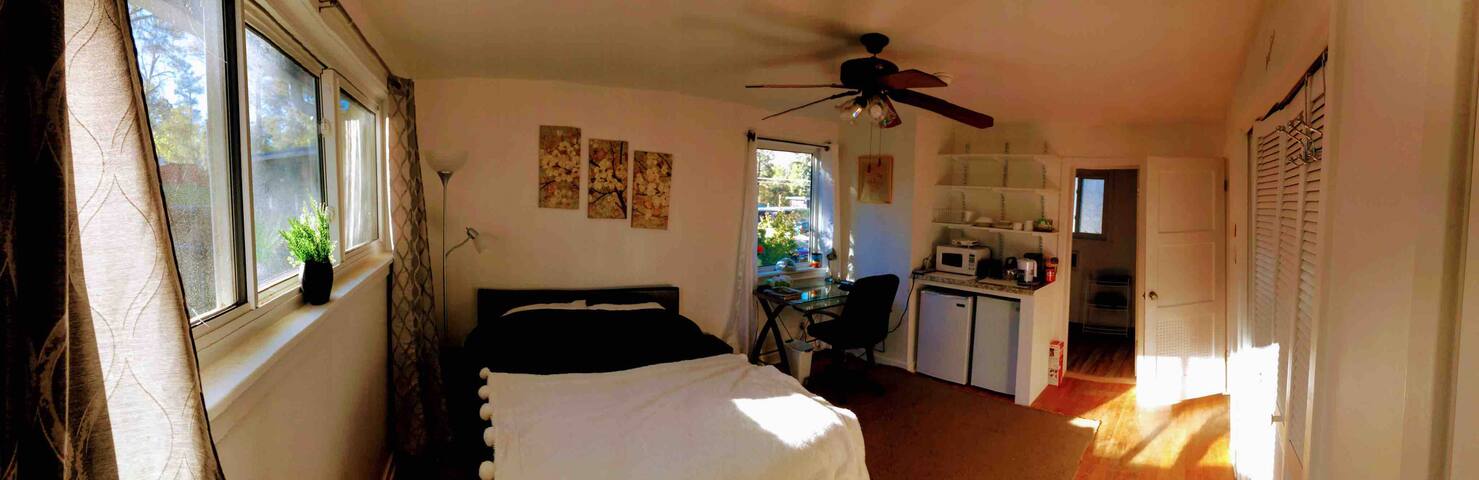 Los Alamos Casita with Mountain Views