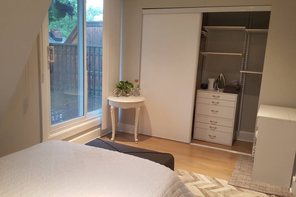 Lovely private room with private deck and shared washroom.