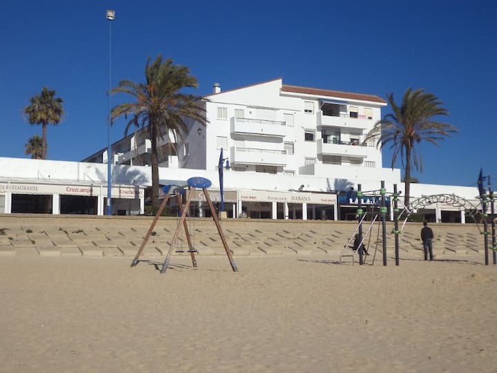Gorgeous beach front apartment, La Barrosa beach