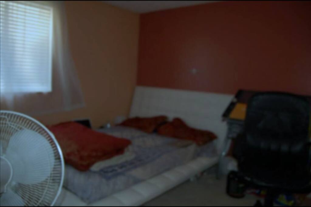 Low modern bed, closet, table & lightings, wifi, centralized a.c. for your needs.