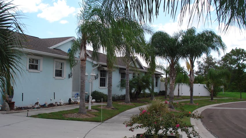 Three bdr home on salt water canal.