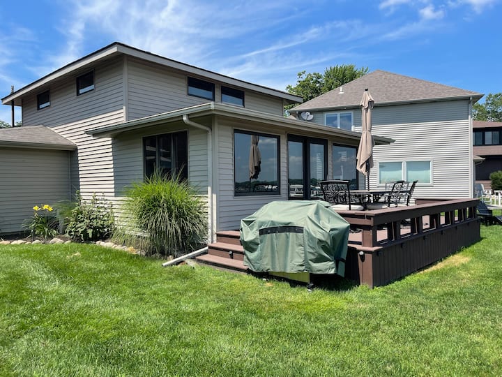Beautiful Coldwater Lake Home 3 Beds Sleeps 10