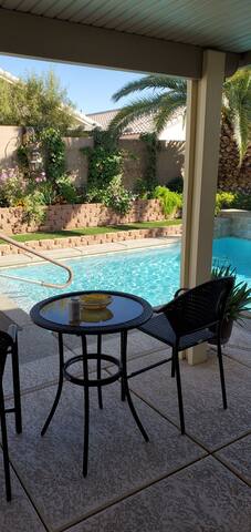 Beautiful Las Vegas home With pool and Hot tub gallery image 3