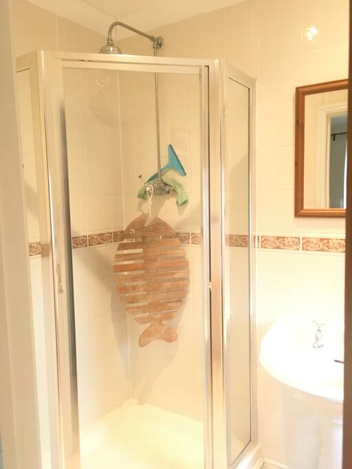 en-suite shower room
