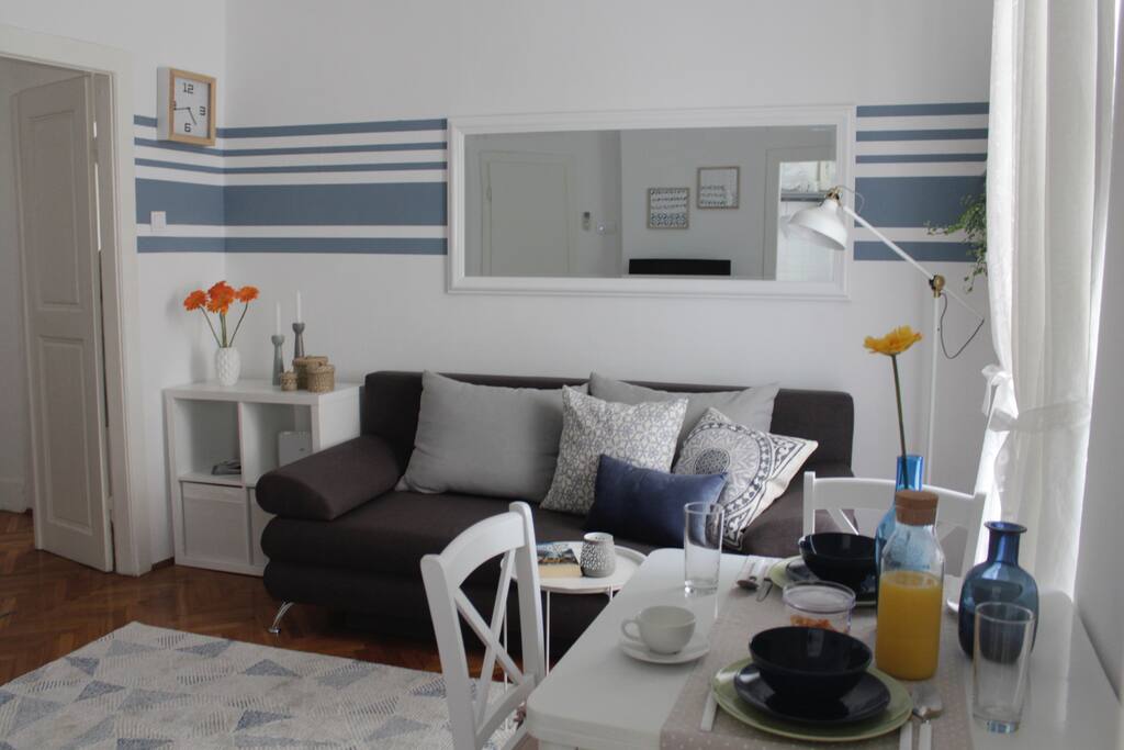 Spacious living room
