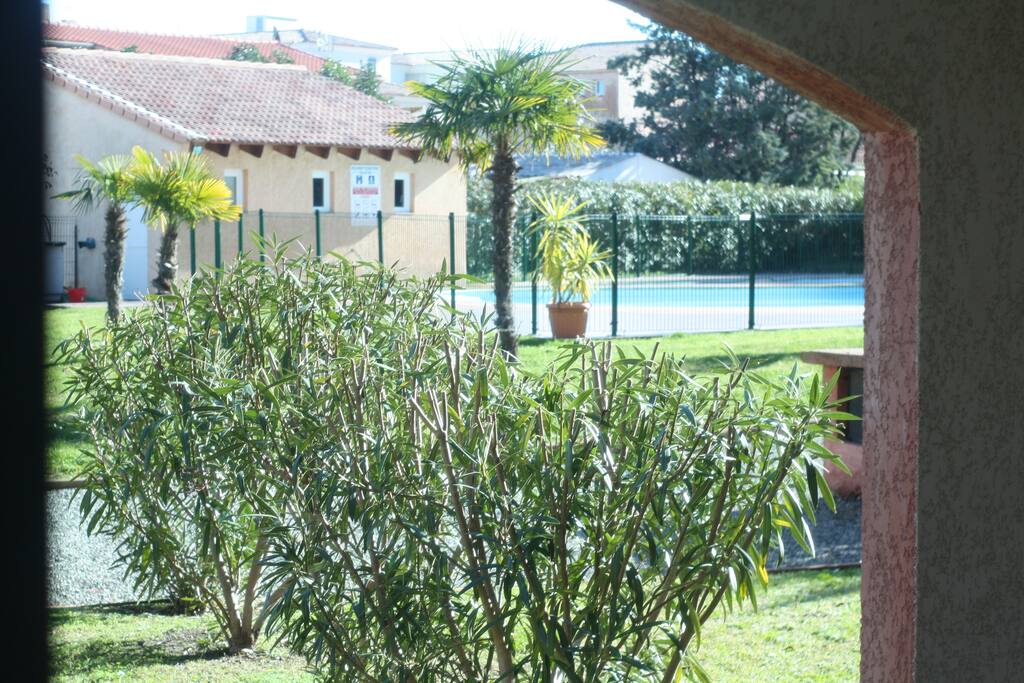 Vue sur la piscine