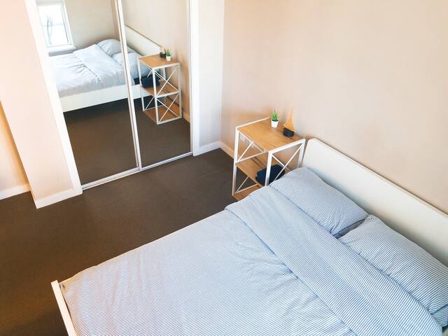 Private lovely Room in Downtown! Female Only!