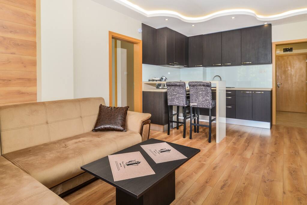 Newly furnished and renovated apartment in a central area.