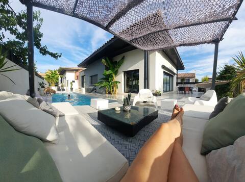 Modern Couta Villa with Pool