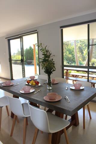 Sandy Toes Retreat “Yarra” gallery image 5