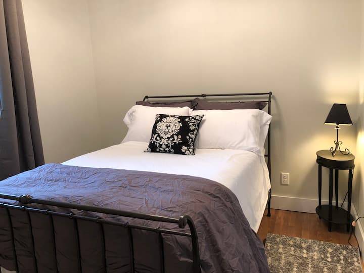 Bedroom 3 - Full bed.