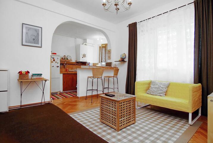 Old City Lovely Studio