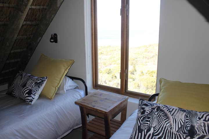 Habitación en la planta superior frente al mar.