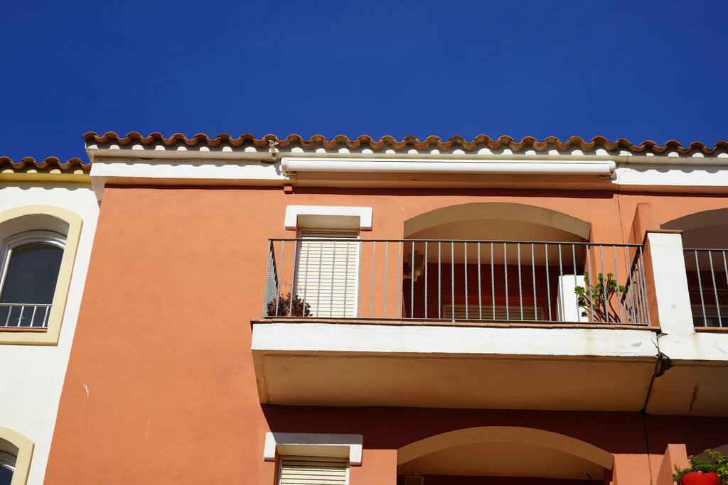 vue appartement depuis rue