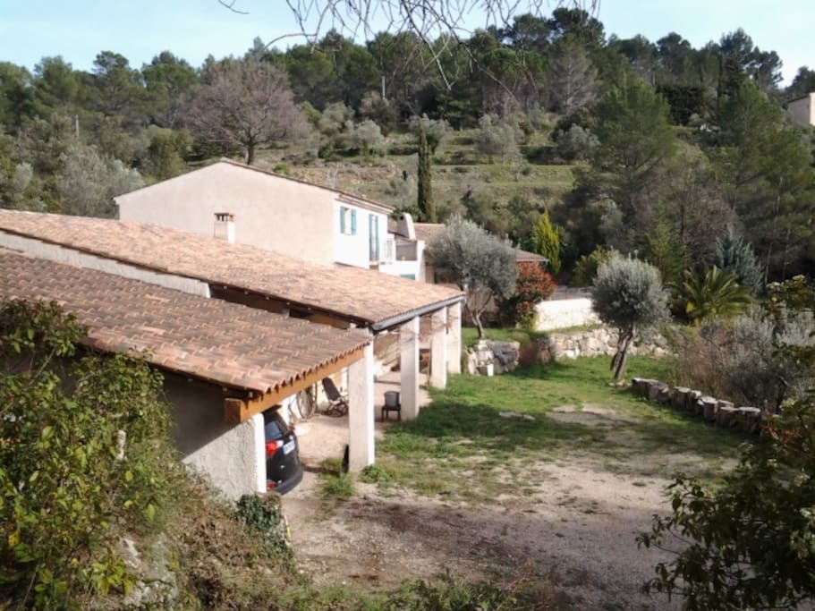 Vue d ensemble cote parking