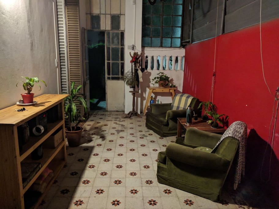 Patio interior compartido / shared living room (patio)