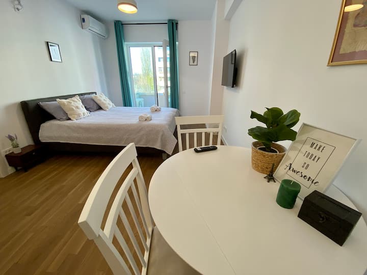 Phoenix Studio (Parking Included) - Bukarest