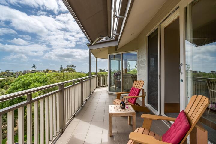 Sorrento St Pauls Retreat, Walk to the Beach,Sauna gallery image 3