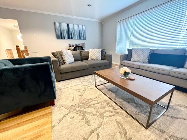 💥💎6 beds 2.5 baths near Downtown w/ 4 car parking gallery image 4